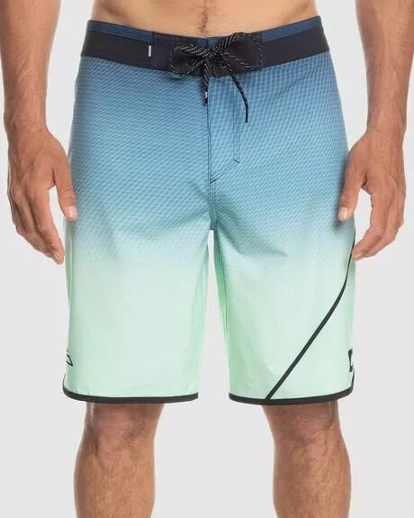 QUIKSILVER Men HighLine SurfSilk New Wave 20" Stretch Board Shorts Size: 32