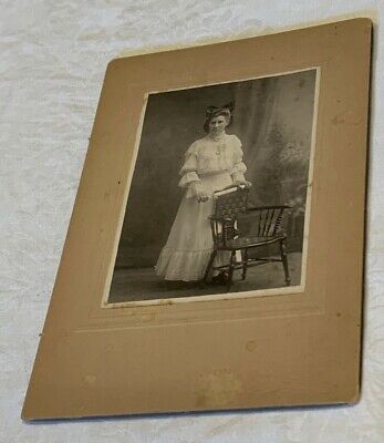 Woman Large Bow Chair Photograph Victorian Cabinet Card Photo Sandusky Ohio