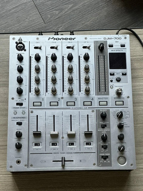 Pioneer DJM-700S 4- Channel Professional Digital Mixer Pioneer DJM-700S 4- Channel Professional Digital Mixer