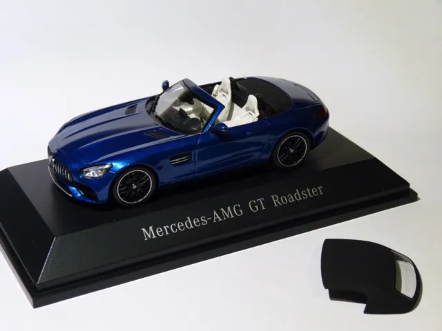 Mercedes Benz AMG GT Roadster R190 au 1/43 MINIMAX / SPARK réf B66960407