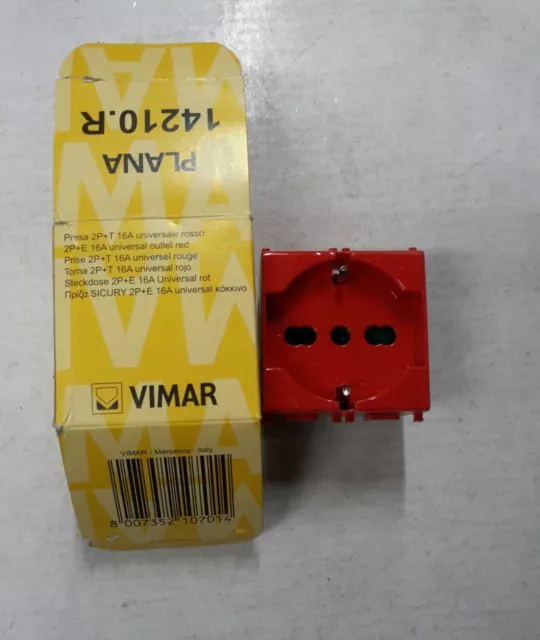 Vimar - Presa 2P+T 16A universale rosso 14210.R