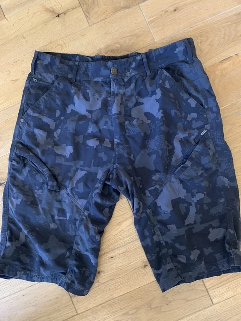 Mens Black Camo Endura 100% Nylon Zyme II Cycling Shorts Size XL