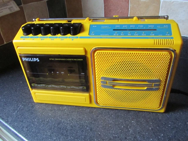 PHILIPS RADIO CASSETTE player EUR 122,63 - FR