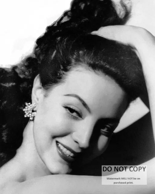 Maria Felix Mexican Actress - 8X10 Publicity Photo (Cc356)