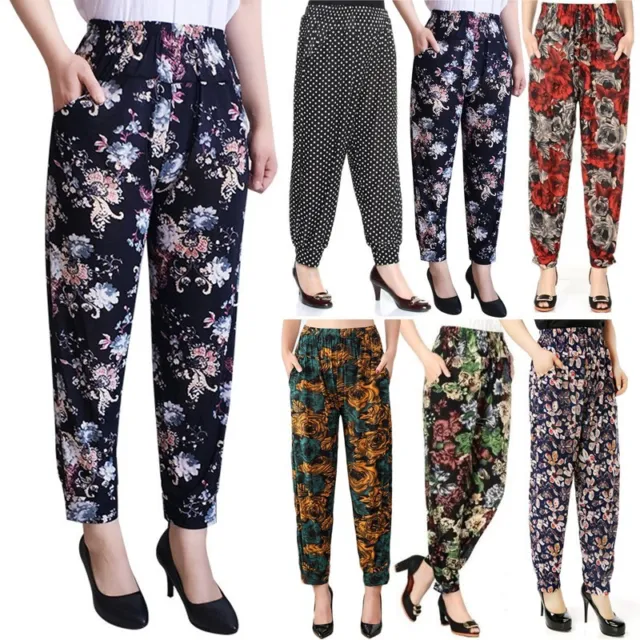 Exquis pantalon décontracté pour femmes d'âge moyen avec un beau motif floral
