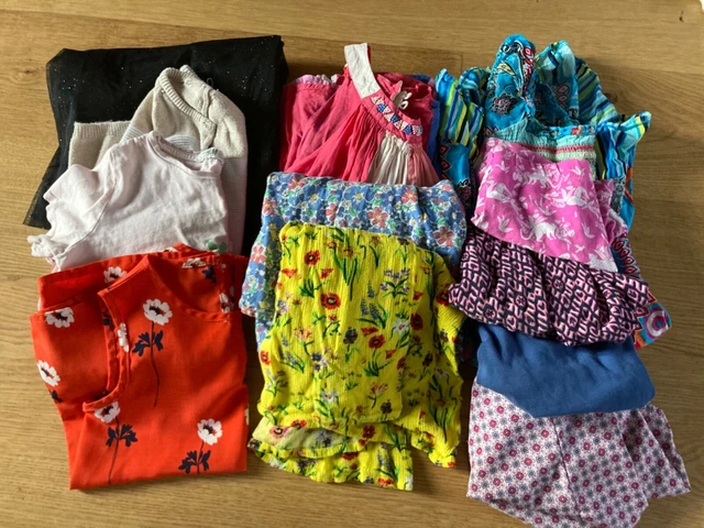 Big spring/summer bundle. Girls age 6-8 years. 5 Dresses 4 shorts 2 tops 1 Cardy