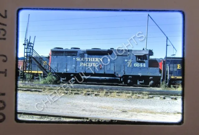 Original '72 Kodachrome Slide SP Southern Pacific 6644 GP35 Cincinnati    34G32