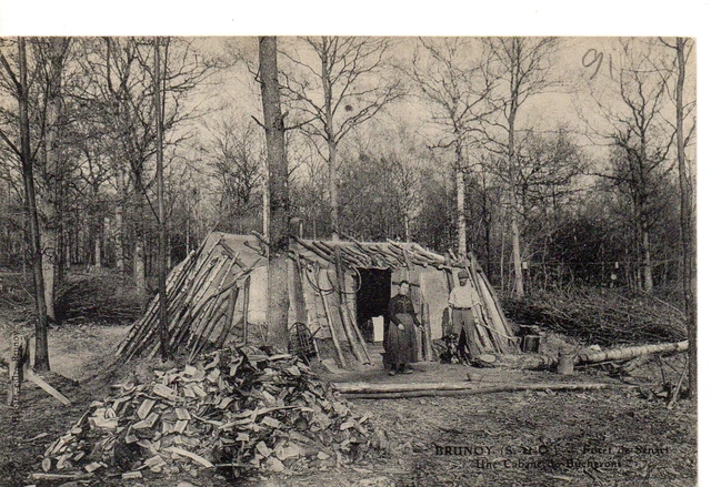 CPA de Brunoy (91 Essonne), Senart Forest, Woodcutter's Cabin, 1910s