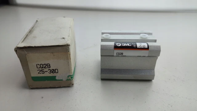 Attuatore pneumatico SMC CQ2B25-30D / #A O1TA 8687