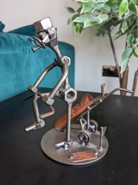 Hinz & Kunst Metal Sculpture. Golfing