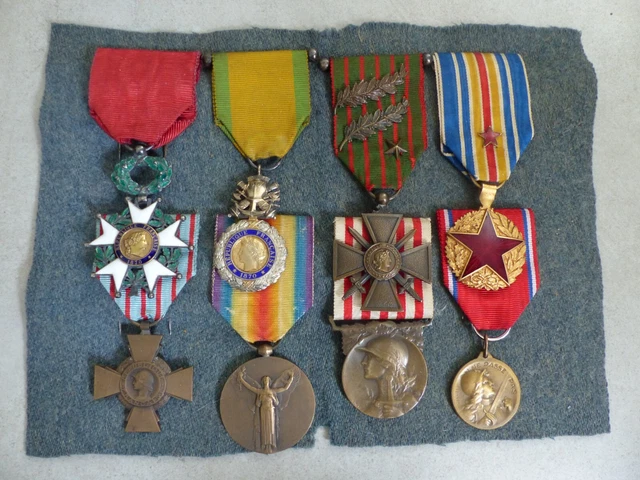 Lot De 4 Médailles Militaires Seconde Guerre Mondiale - Répliques El Alamein, Croix Militaire, Étoile 1939-45 - Collection, Cadeau