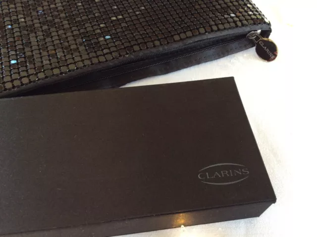 Paleta de Maquillaje Clarins Chic y Glam Juego de Regalo con Bolso Negro Nuevo otro