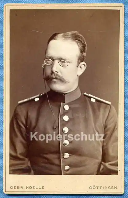 Foto, Soldat, wohl Offizier, mit Kneifer, um 1880 !!!