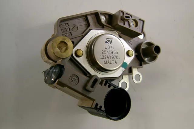 Genuine Valeo Alternator Regulator 593310 2541668 105161 105177 139456 593290