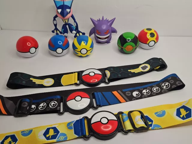 Pokemon Clip N Go 5 Poke Balls and 3 Belts + 3 Figurines