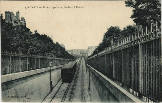 CPA PARIS 15e Le Métropolitain comic book pasteur (34589)