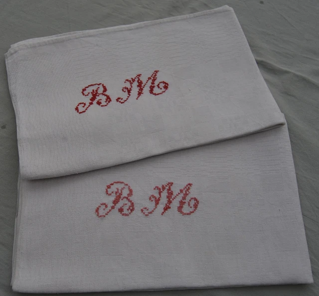 TORCHONS ANCIENS EN LIN DAMASSE MONOGRAMME BM Lot de deux