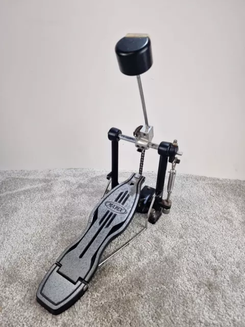 Mapex Bass kick drum pedal   Single chain drive Good Condition.  Needs Screw.