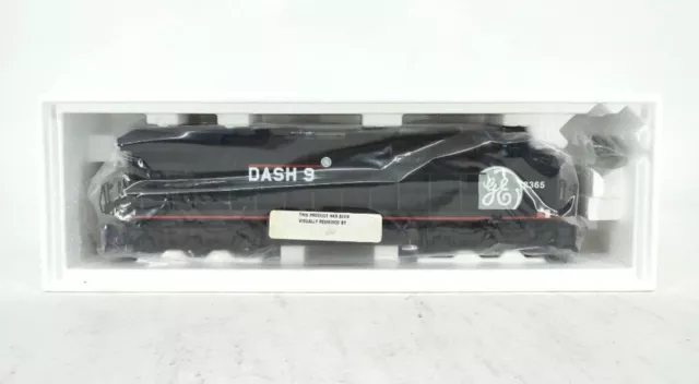 Lionel 18826 GE Demo 8365 O Gauge Dash-9 Diesel Locomotive