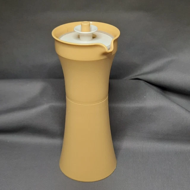 VINTAGE TUPPERWARE 1246 Salad Dressing / Syrup Cruet 8 oz Dispenser