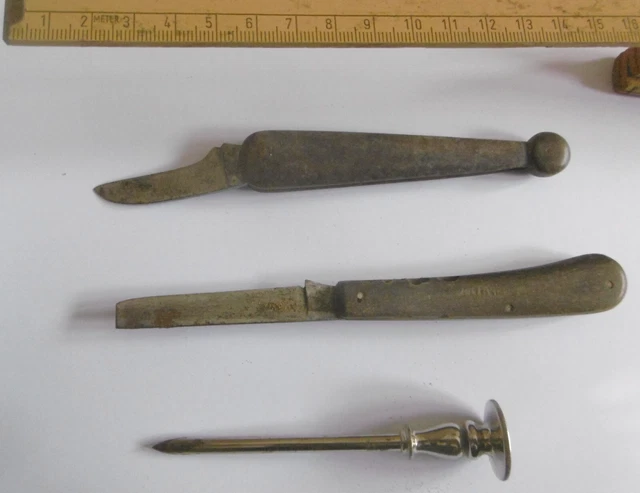 Antikes altes Tierarzt-Besteck 2 Messer Trokar in Etui Veterinär