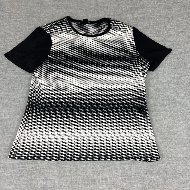 St. John Shirt Womens Large Black White Crewneck Short Sleeve Geometric Knit Top St. John Shirt Womens Large Black White Crewneck Short Sleeve Geometric Knit Top