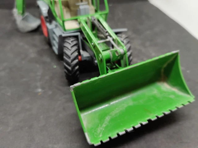 SIKU CLASS ARES 697 Atz Tracteur 1/32 Agricole Ferme Britains