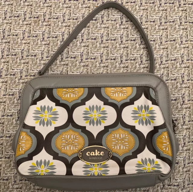 Diaper Bag PETUNIA PICKLE BOTTOM Cameo MARMALADE FONDANT CAKE Trendy Clutch