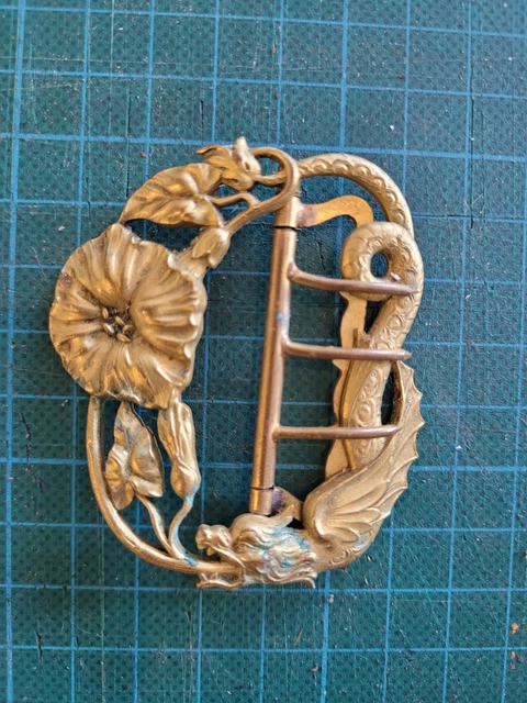Boucle de ceinture Art Nouveau en métal doré
