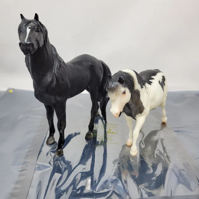 Breyer #750203 Classic Mesteno Eclipse Black Stallion Plus Extra Friend h18008