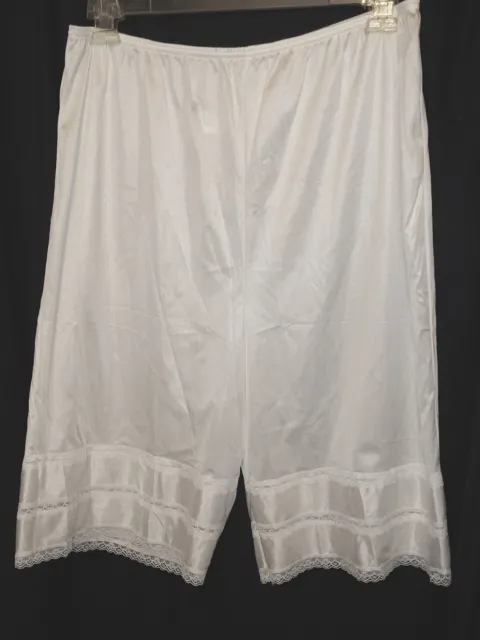 Adonna Silky Nylon Pettipants Split Skirt Lace Hem Shorts Size 1X/XL Vintage