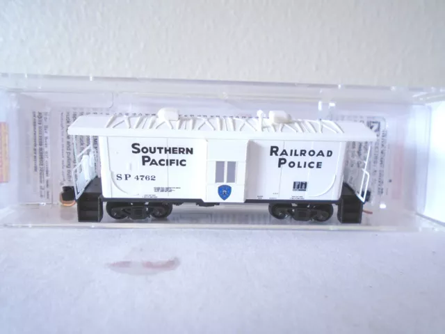 Micro-Trains N-Scale BW Caboose, Southern Pacific RR Police 4762