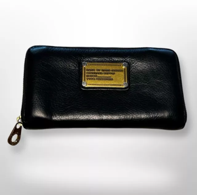 Marc Jacobs Classic Q Black Wingman Zip Around Leather Wallet