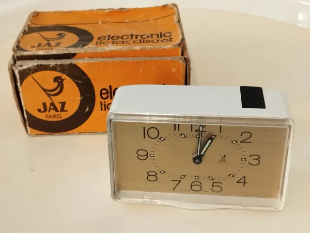 Réveil JAZ electronic fonctionnel avec sa boite