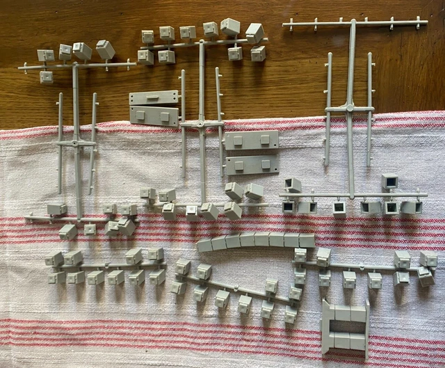 Lot De 38 Pièces Lima Pour Pont Ferroviaire (passage Supérieur/inférieur) - HO - Occasion Italie