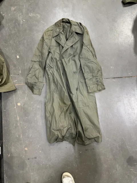 Vietnam Era Raincoat Military Quarpel Mens Army Green  Trench Coat 34L USA Vtg