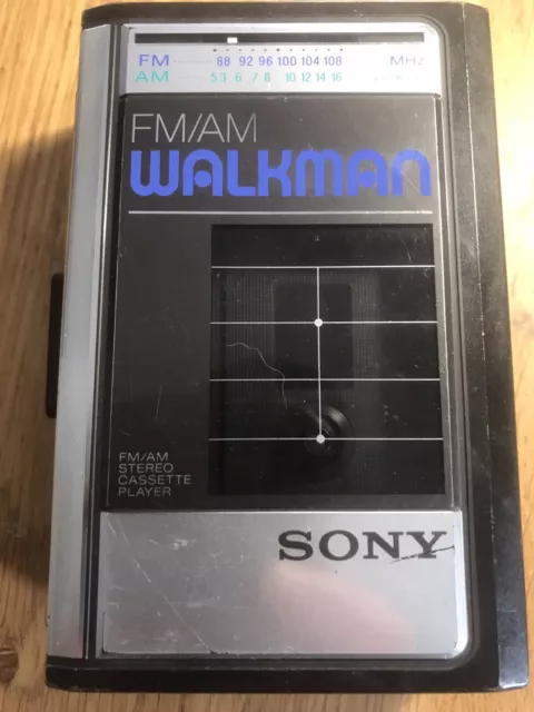 Vintage Sony Walkman Radio FM AM Stereo Cassette K7 Player WM-F41 Portable