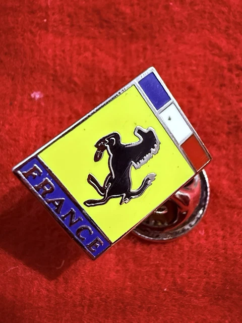 Pin's Vintage Racing Club De France – Email D'origine – Football