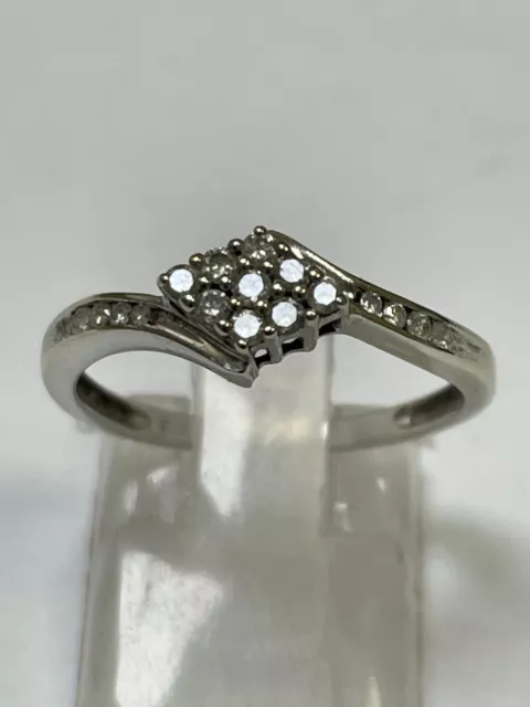 Lovely 9 Carat White Gold DIAMOND Cluster Ring 0.20 carat