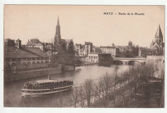 METZ  - Moselle - CPA 57 - Le Bateau Promenade sur la Moselle