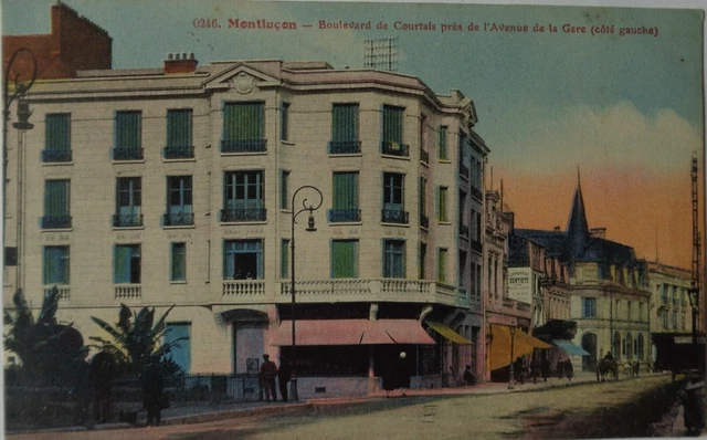 MONTLUCON 03 cpa Boulevard de Courtais près de l'Avenue de la Gare Bon Etat
