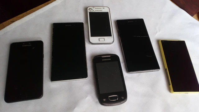 Pacchetto lavoro telefono cellulare Sony Ericsson pacchetto ricambi/riparazione difettosi