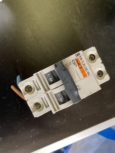 Disjoncteur Bipolaire Merlin Gerin C60N C2 - Réf. 24197, Occasion Mais Fonctionnel