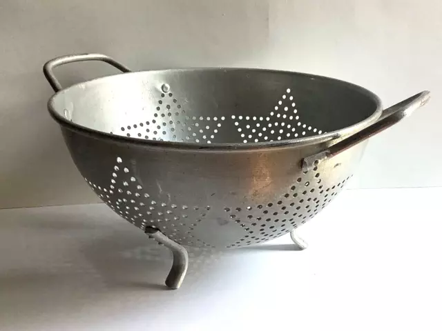 Aluminum 7 Star Pattern Vintage 3 Footed Colander / Strainer Mirro Farmhouse 9"