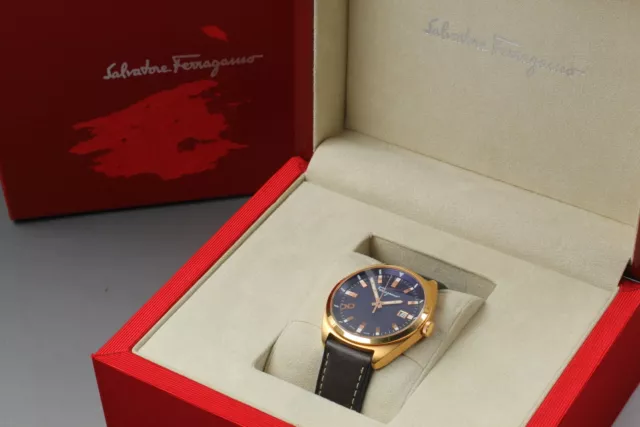 [MINT en caja] Reloj de moda Salvatore Ferragamo Evolution IP de oro rosa...