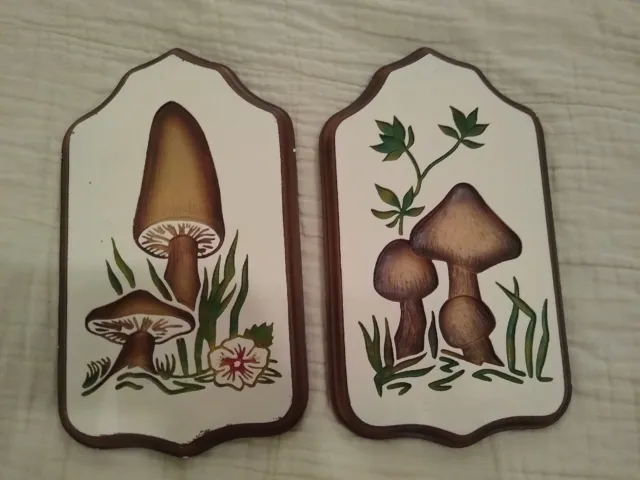 1970s Vintage Painted Mushroom Wall Plaques Chalkware / Ceramic Hanging Set Of 2
