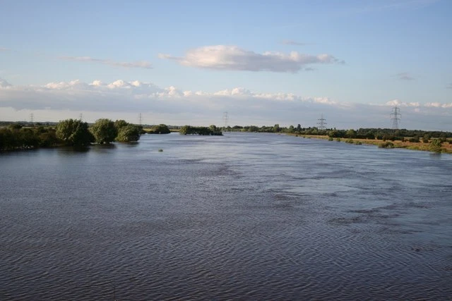 Photo 6x4 River Trent in flood Dunham on Trent Looking north from Dunham  c2007