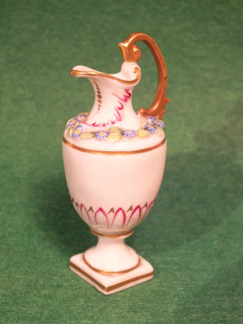 Ancienne Mini Aiguiere Capodimonte En Porcelaine Curiosite - Vitrine