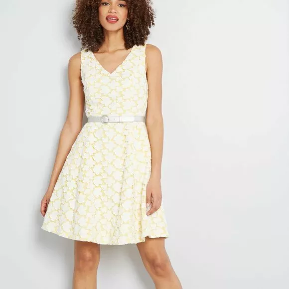 MODCLOTH Women's Bliss in Attendance Lace White Yellow Dress S NEW