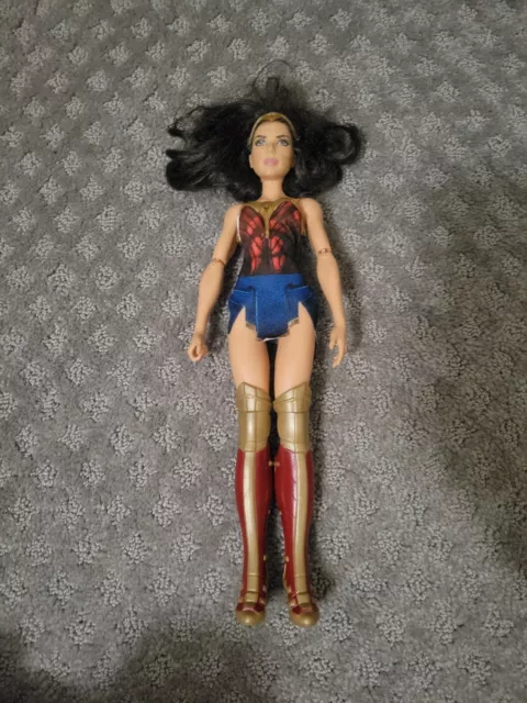Mattel Shield Block Wonder Woman 2015 Barbie.